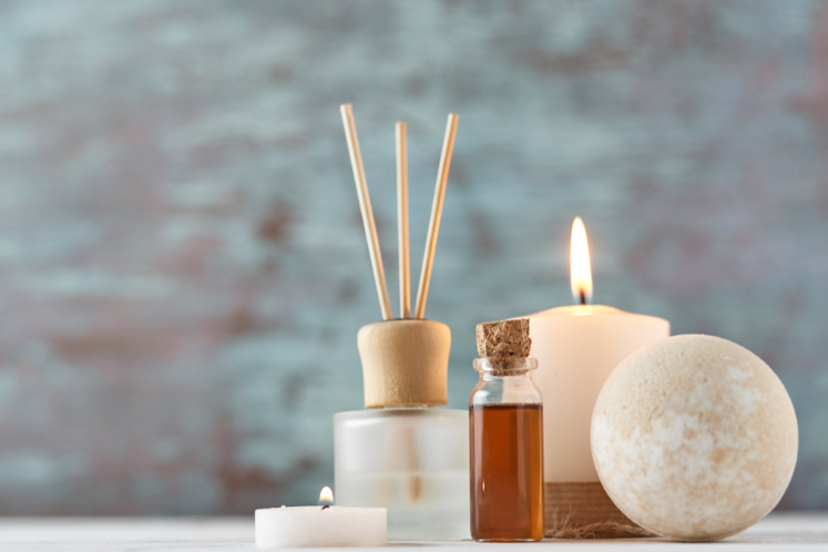 How to Make These 5 Simple DIY Bathroom Scents featured image