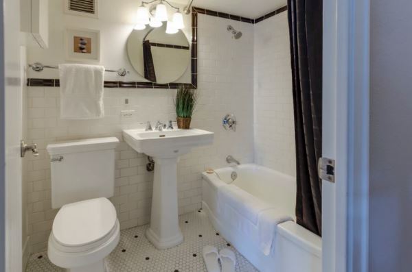 5 Simple Tips to Add Value to Your Extra Small Bathroom featured image